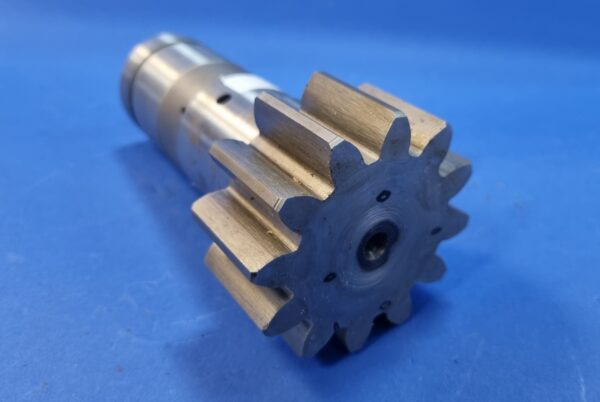 010550A Wałek silnika obrotu Kubota KX41 (od 1994 roku) - Mô tơ quay toa cho Máy móc xây dựng: hình 1 010550A Wałek silnika obrotu Kubota KX41 (od 1994 roku) - Mô tơ quay toa cho Máy móc xây dựng: hình 1