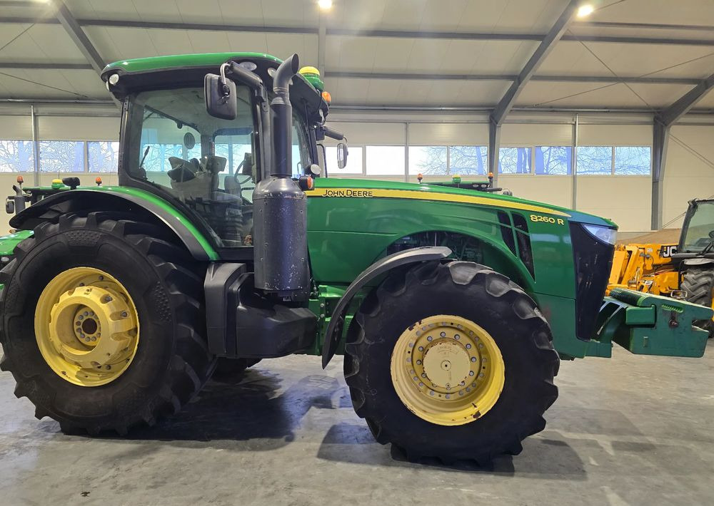 John Deere 8260R - Máy cày: hình 5 John Deere 8260R - Máy cày: hình 5