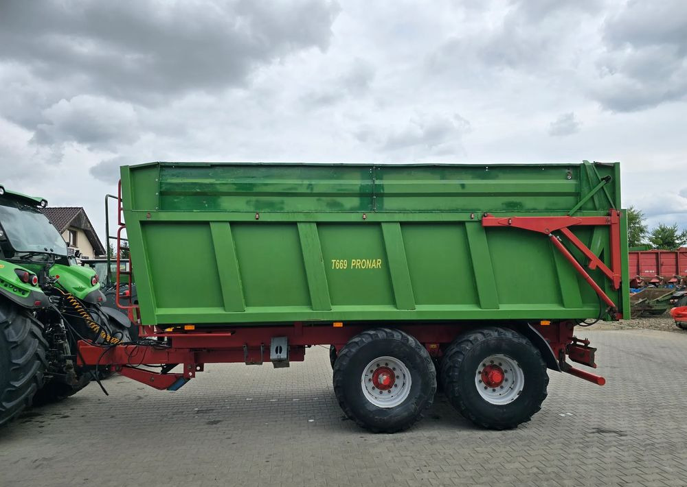 Pronar T 669 - Toa kéo trang trại: hình 3 Pronar T 669 - Toa kéo trang trại: hình 3