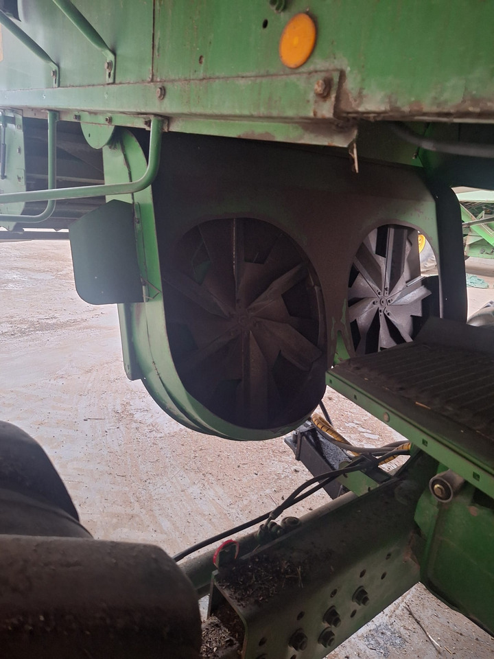 JOHN DEERE T670 - Máy gặt đập: hình 5 JOHN DEERE T670 - Máy gặt đập: hình 5