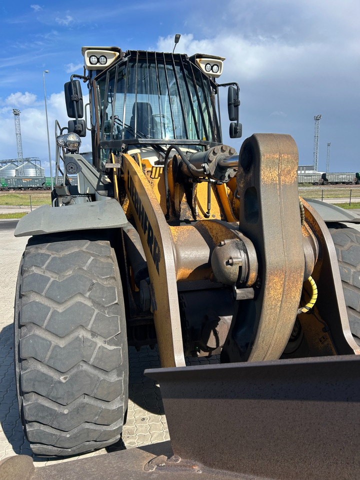 Máy xúc lật bánh lốp LIEBHERR L576: hình 8