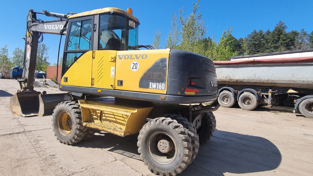 Volvo EW160 - Máy xúc bánh lốp: hình 3 Volvo EW160 - Máy xúc bánh lốp: hình 3