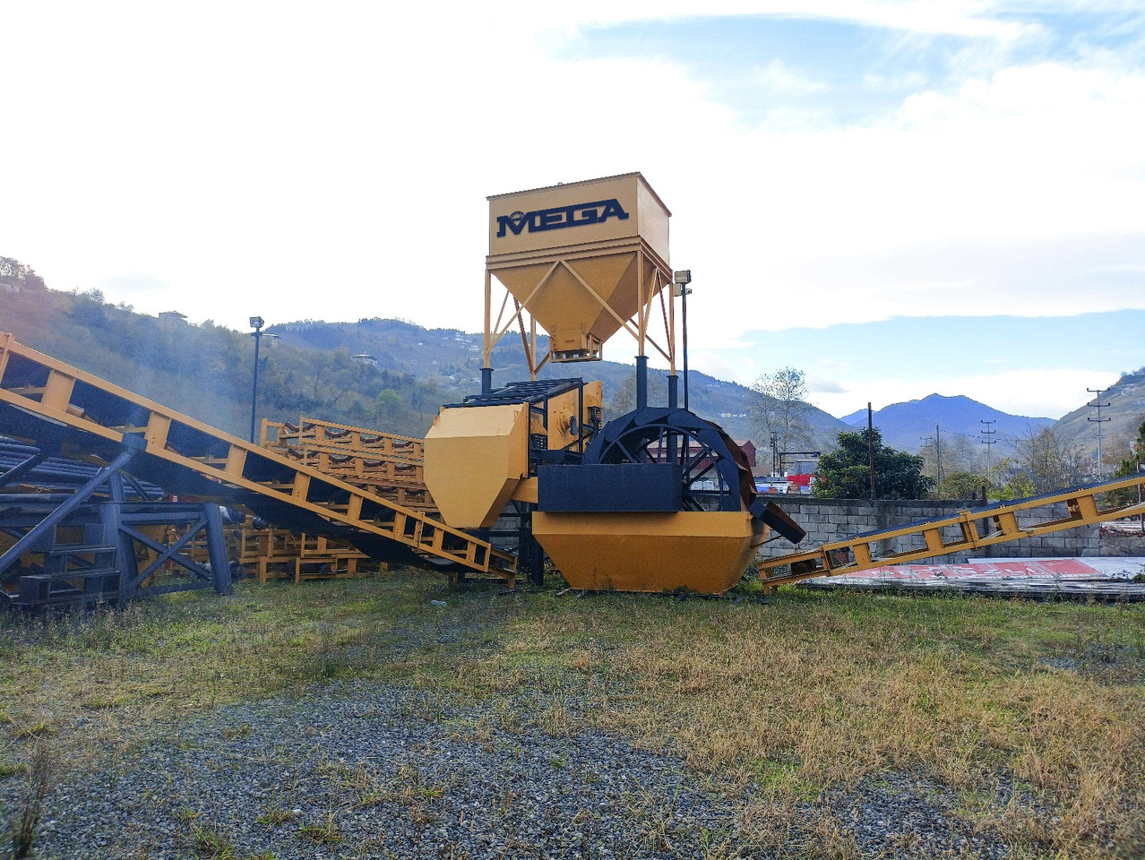 MEGA Crushing and Screening Plant | Ready in Stock - Máy nghiền đá: hình 5 MEGA Crushing and Screening Plant | Ready in Stock - Máy nghiền đá: hình 5