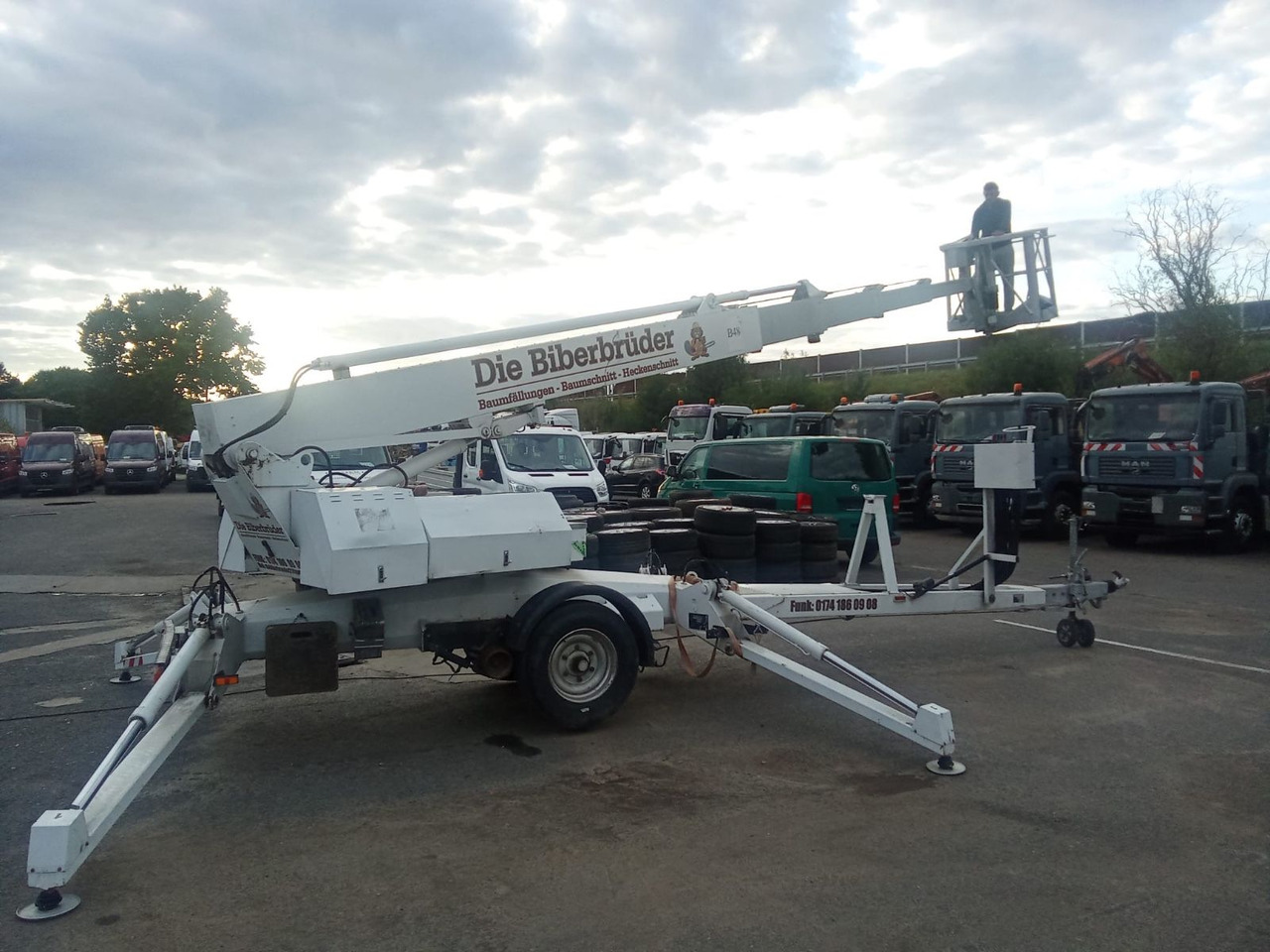 DENKA - LIFT DL 25 - Xe nâng người chân nhện: hình 2 DENKA - LIFT DL 25 - Xe nâng người chân nhện: hình 2