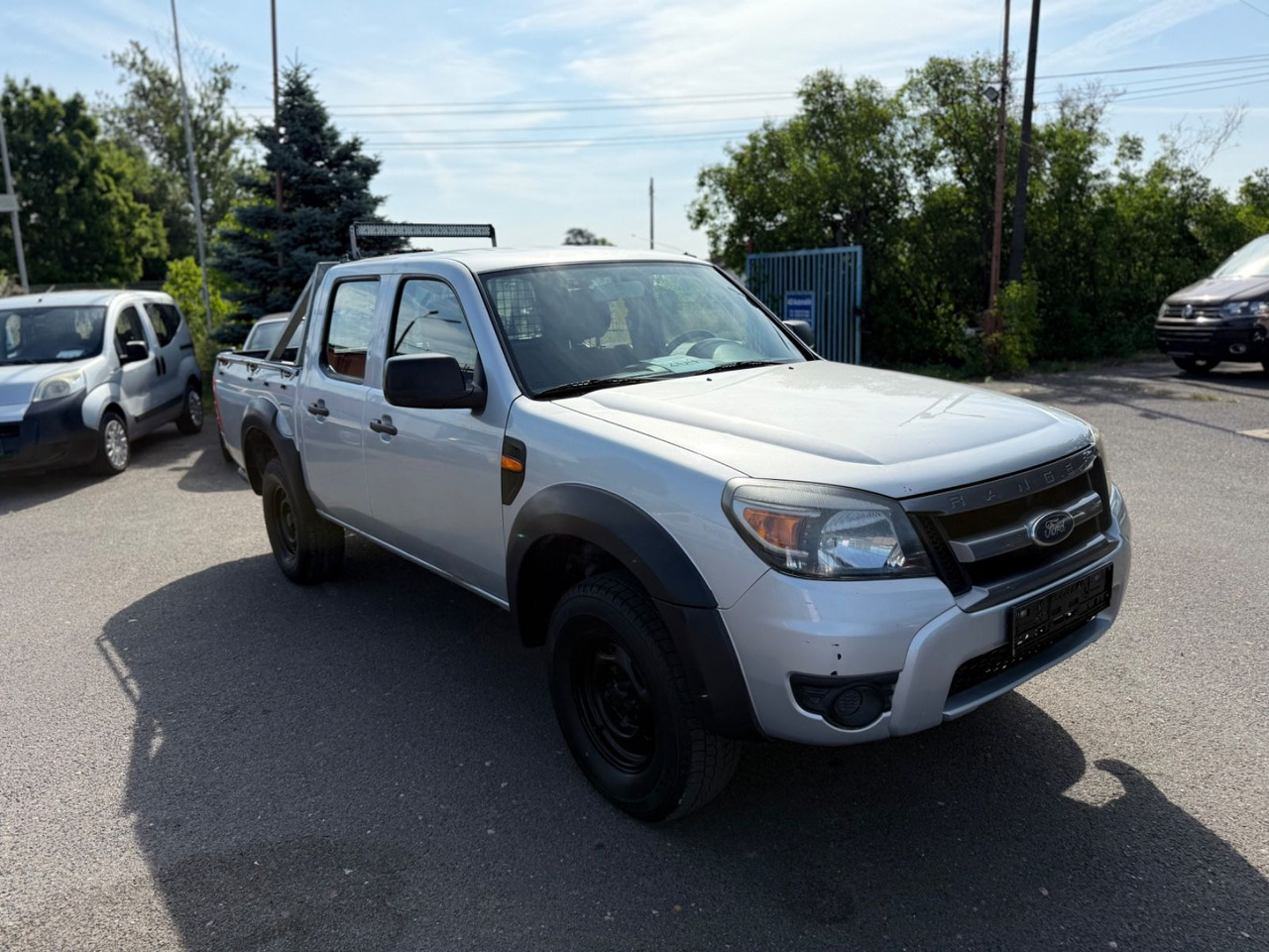Ford Ranger XL Doppelkabine 4X4 - SUV: hình 2 Ford Ranger XL Doppelkabine 4X4 - SUV: hình 2