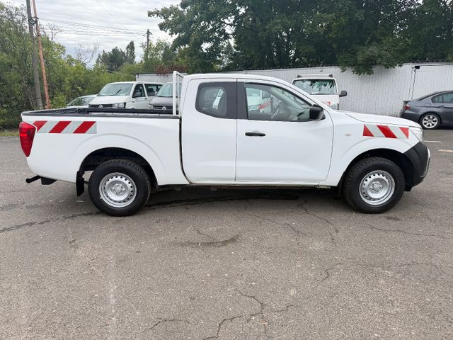 Nissan Navara NP300 Visia King Cab 4x4 - SUV: hình 5 Nissan Navara NP300 Visia King Cab 4x4 - SUV: hình 5