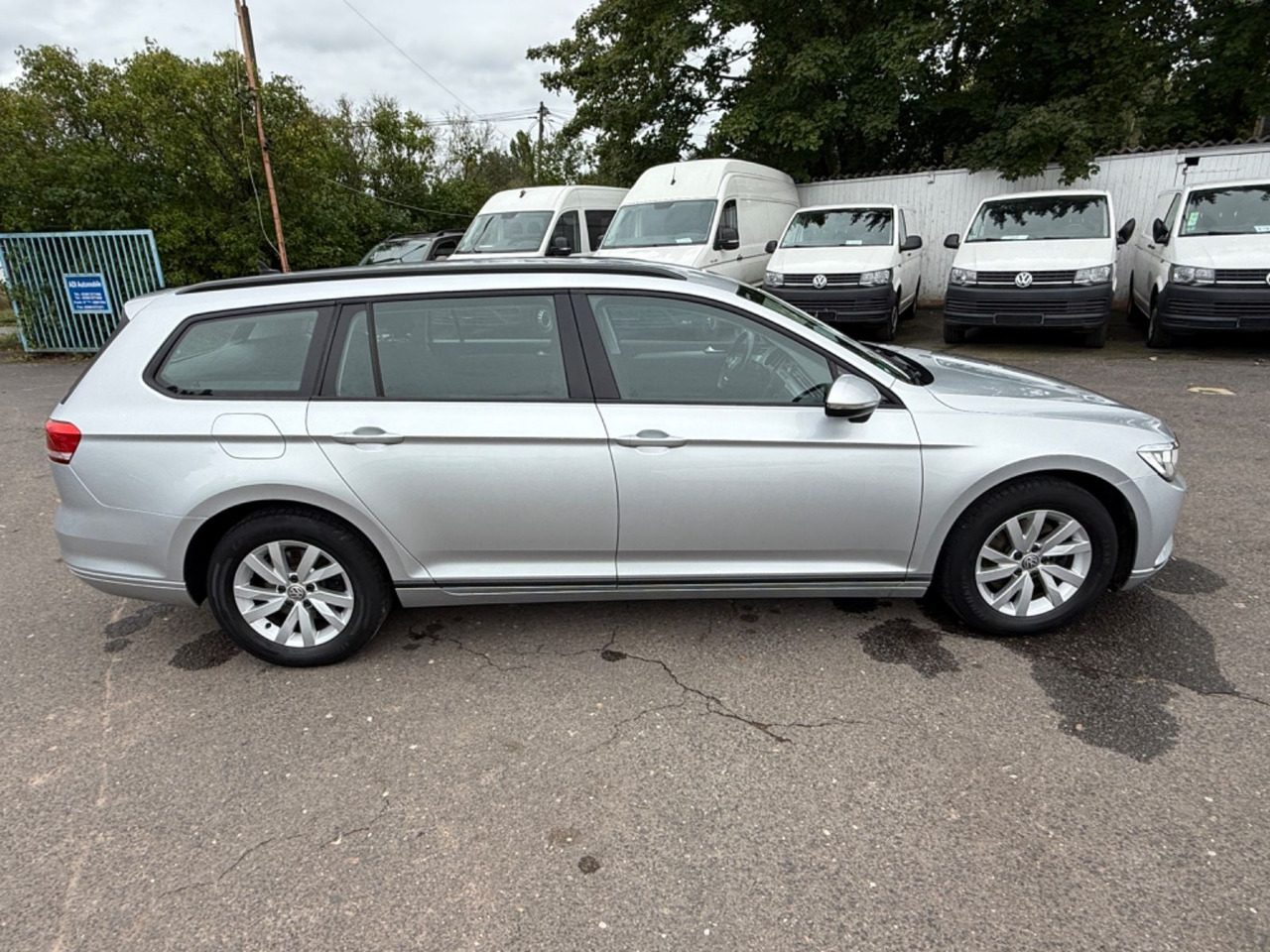 Volkswagen Passat Variant Trendline BMT/Start-Stopp - Sedan: hình 3 Volkswagen Passat Variant Trendline BMT/Start-Stopp - Sedan: hình 3