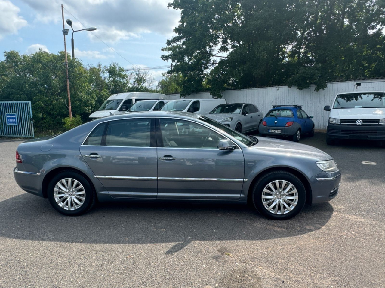 Volkswagen Phaeton V6 TDI 5-Sitzer 4Motion 3.0 TDI - Sedan: hình 3 Volkswagen Phaeton V6 TDI 5-Sitzer 4Motion 3.0 TDI - Sedan: hình 3