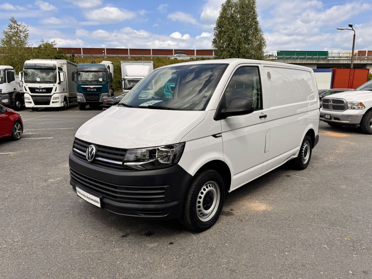 Volkswagen T6 Transporter 2.0 TDI 49 tkm - Xe van nhỏ gọn: hình 3 Volkswagen T6 Transporter 2.0 TDI 49 tkm - Xe van nhỏ gọn: hình 3