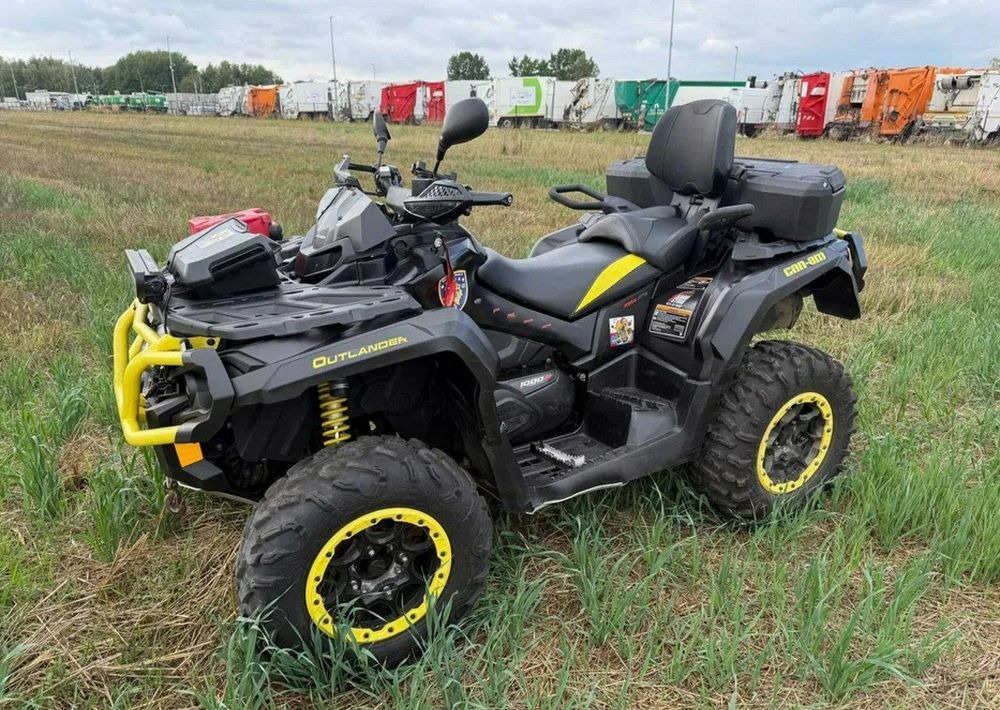 Can-Am Outlander Max - ATV/ Xe 4 bánh: hình 1 Can-Am Outlander Max - ATV/ Xe 4 bánh: hình 1