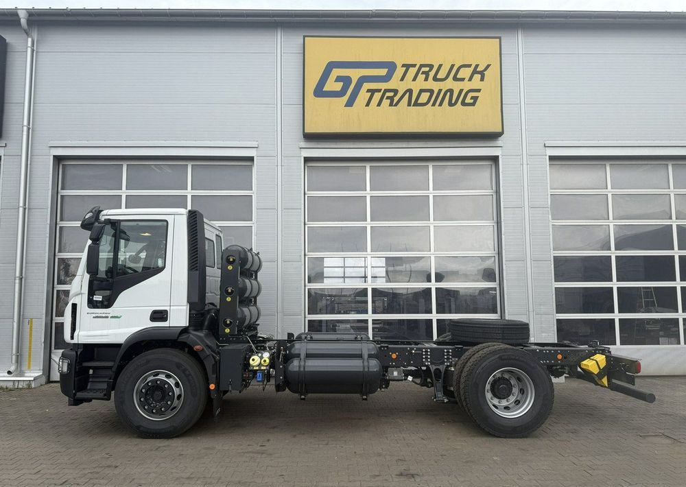 Iveco EuroCargo CNG - Xe tải khung gầm: hình 2 Iveco EuroCargo CNG - Xe tải khung gầm: hình 2