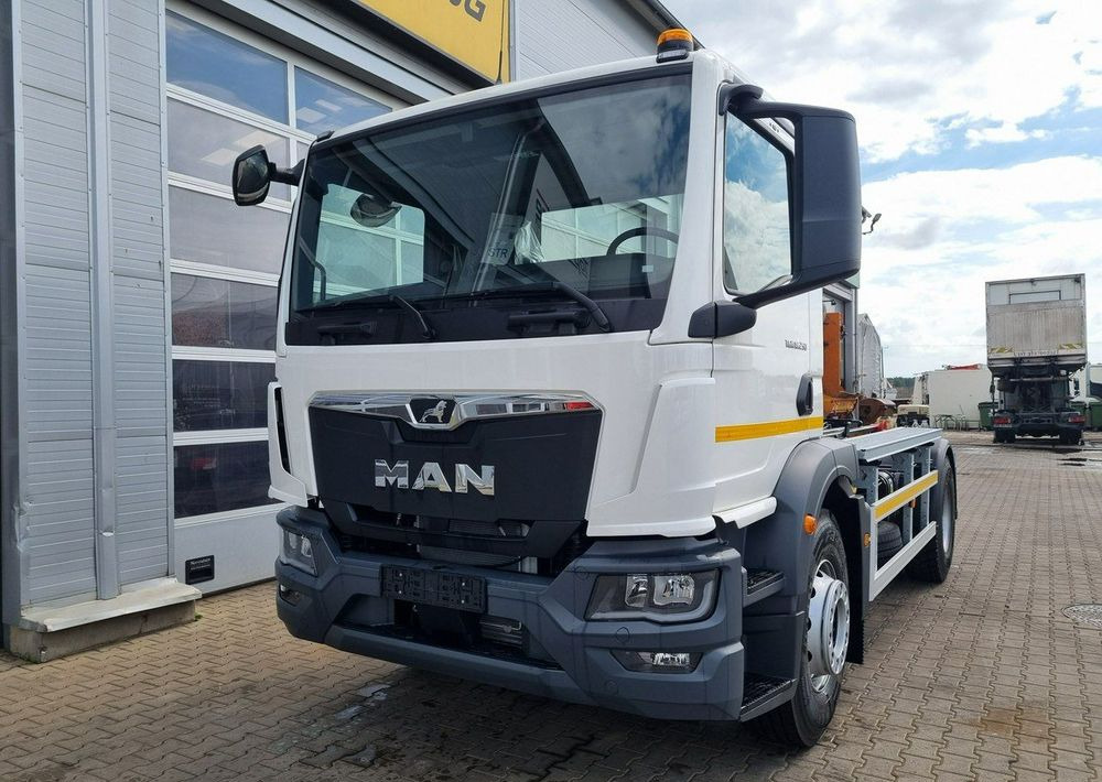 MAN TGM 18 250 - Xe tải chở rác: hình 2 MAN TGM 18 250 - Xe tải chở rác: hình 2