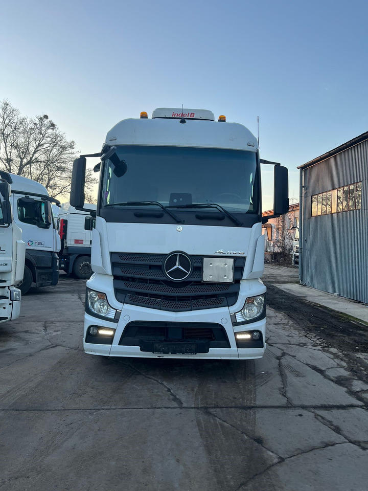 Mercedes Actros 1845 - Xe đầu kéo: hình 2 Mercedes Actros 1845 - Xe đầu kéo: hình 2
