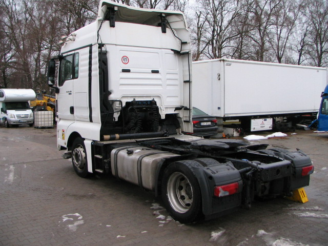 MAN TGX 18.480 / LOW DECK / ENGINE DAMAGE. - Xe đầu kéo: hình 4 MAN TGX 18.480 / LOW DECK / ENGINE DAMAGE. - Xe đầu kéo: hình 4