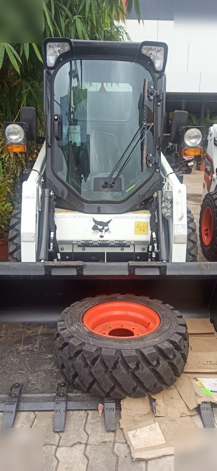 Máy xúc lật đa năng mới BOBCAT S450: hình 9