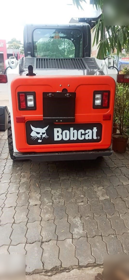BOBCAT S450 - Máy xúc lật đa năng: hình 5 BOBCAT S450 - Máy xúc lật đa năng: hình 5