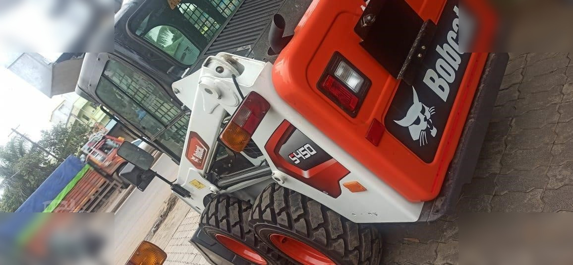 BOBCAT S450 - Máy xúc lật đa năng: hình 1 BOBCAT S450 - Máy xúc lật đa năng: hình 1
