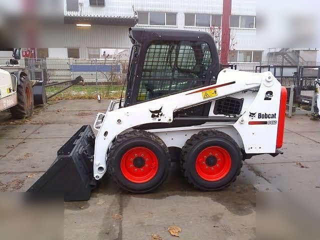 BOBCAT S450 - Máy xúc lật đa năng: hình 2 BOBCAT S450 - Máy xúc lật đa năng: hình 2