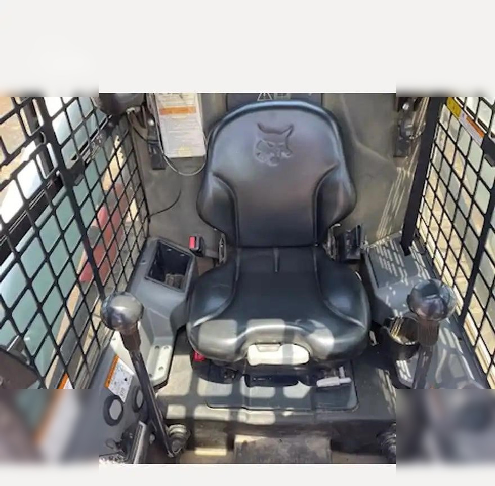 BOBCAT S590 - Máy xúc lật đa năng: hình 5 BOBCAT S590 - Máy xúc lật đa năng: hình 5