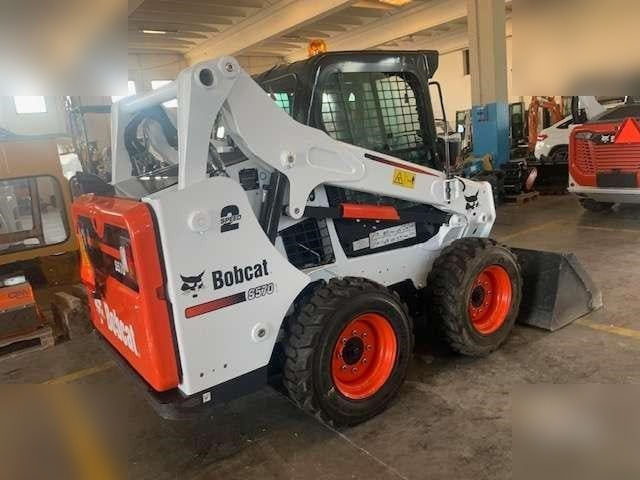 BOBCAT S590 - Máy xúc lật đa năng: hình 4 BOBCAT S590 - Máy xúc lật đa năng: hình 4