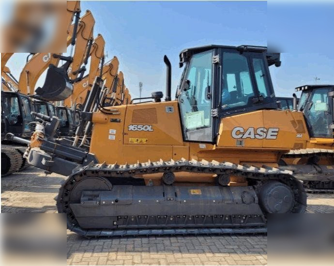 CASE 1650L - Máy ủi: hình 1 CASE 1650L - Máy ủi: hình 1