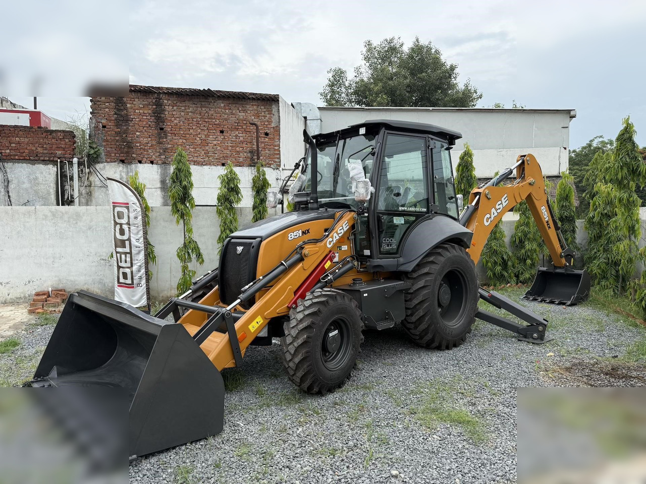 CASE 851NX CP - Máy xúc trước múc sau: hình 1 CASE 851NX CP - Máy xúc trước múc sau: hình 1