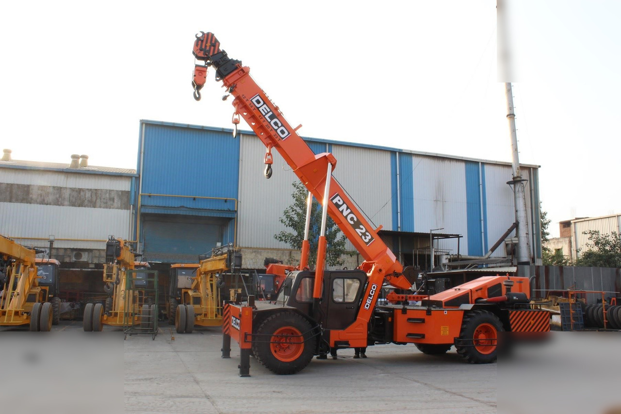 DELCO PNC 23 - Cẩu bánh lốp: hình 1 DELCO PNC 23 - Cẩu bánh lốp: hình 1