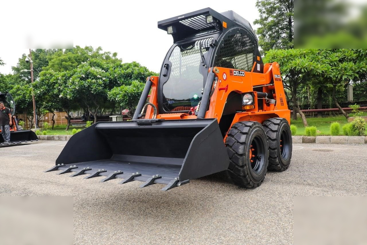 DELCO SSL175 - Máy xúc lật đa năng: hình 4 DELCO SSL175 - Máy xúc lật đa năng: hình 4
