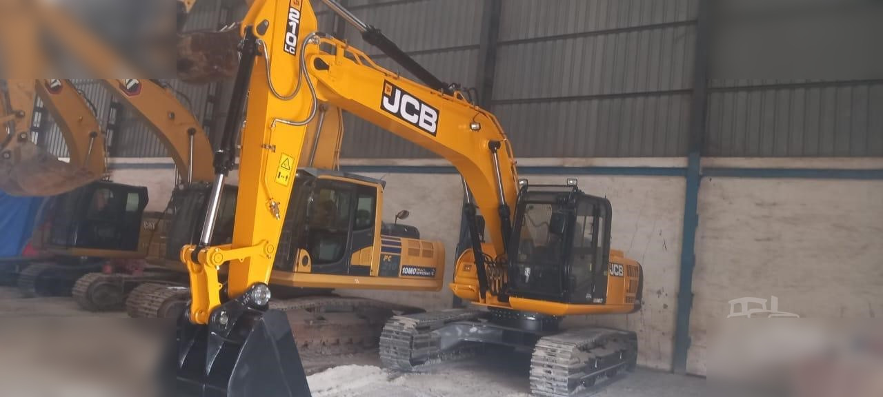 JCB JS210 LC - Máy xúc bánh xích: hình 1 JCB JS210 LC - Máy xúc bánh xích: hình 1