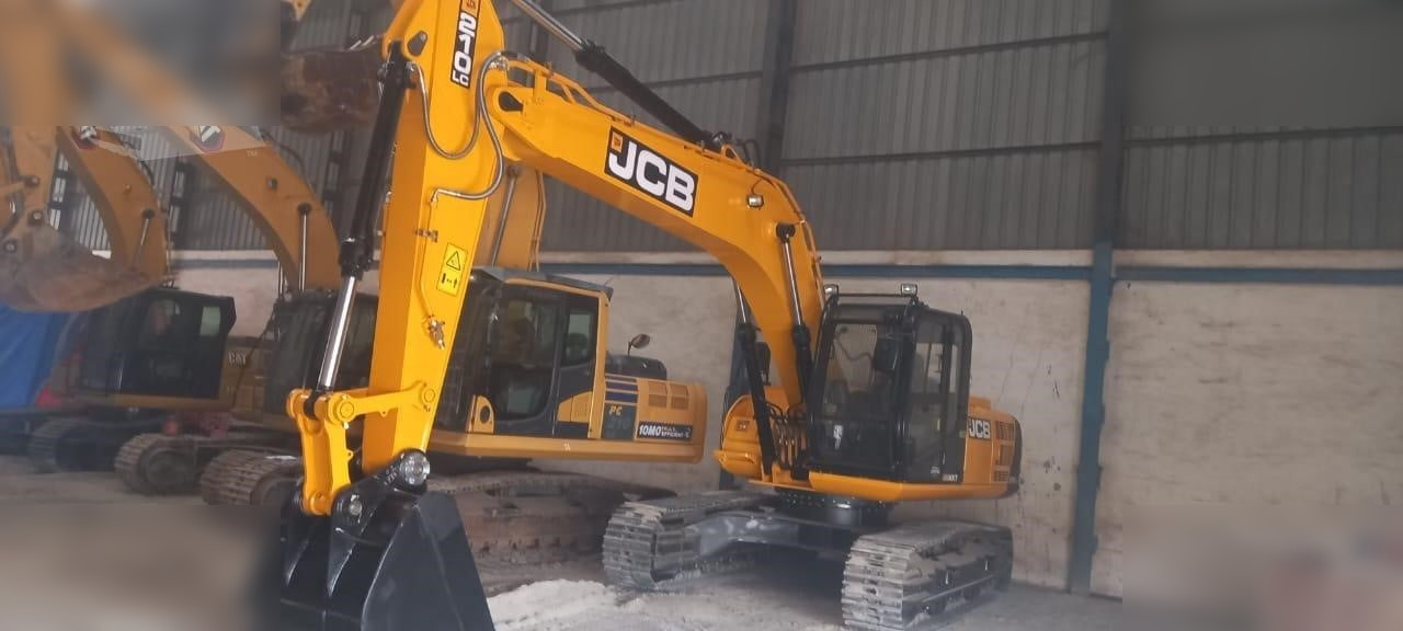 JCB JS210 LC - Máy xúc bánh xích: hình 1 JCB JS210 LC - Máy xúc bánh xích: hình 1