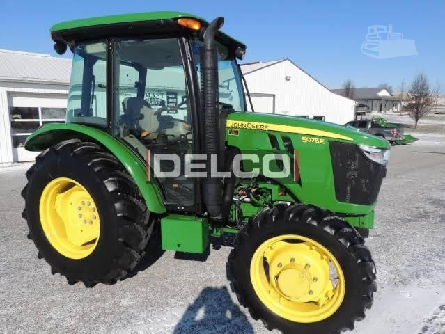 JOHN DEERE 5075E - Máy cày: hình 4 JOHN DEERE 5075E - Máy cày: hình 4