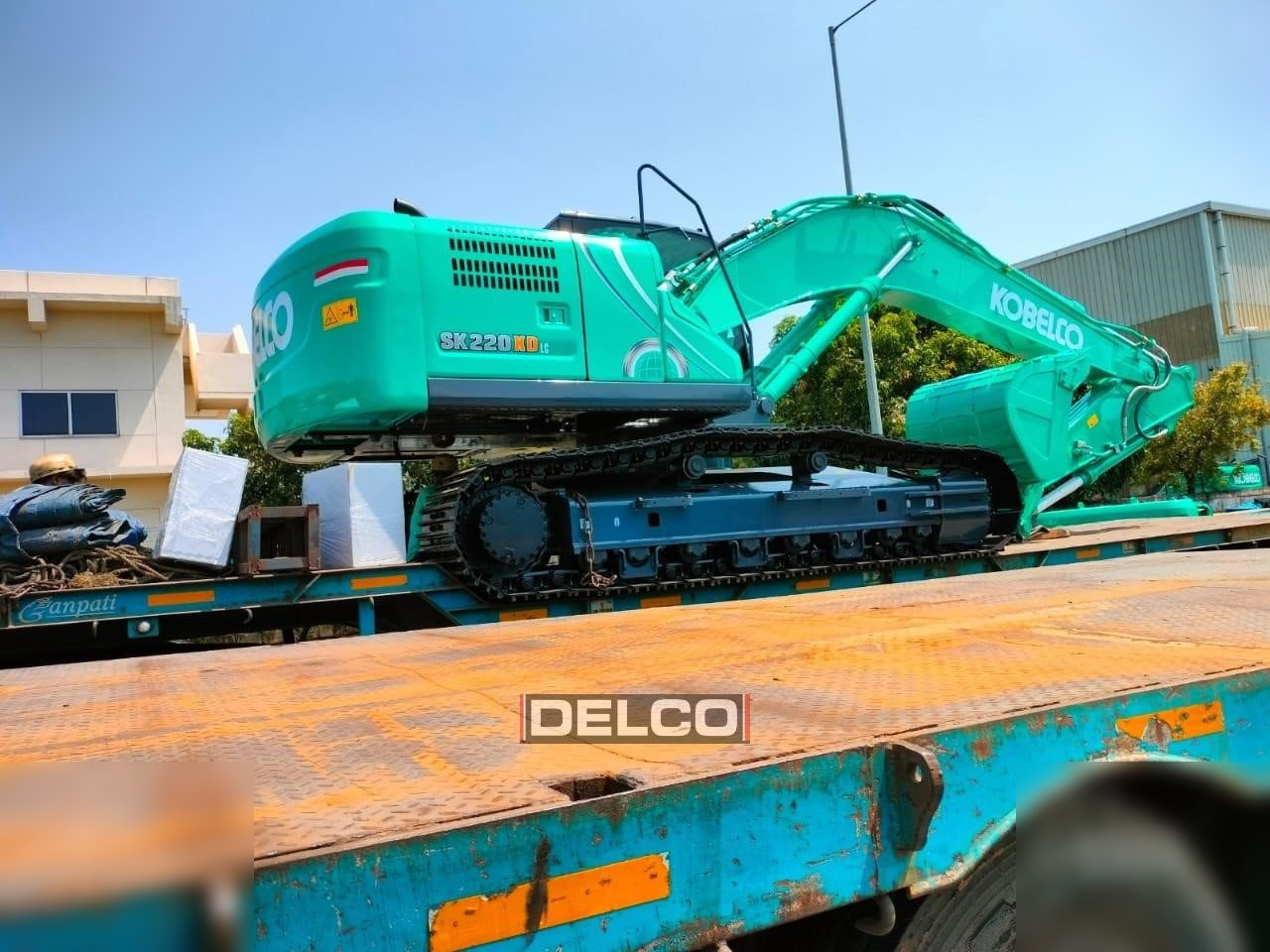 KOBELCO SK220 - Máy xúc bánh xích: hình 1 KOBELCO SK220 - Máy xúc bánh xích: hình 1