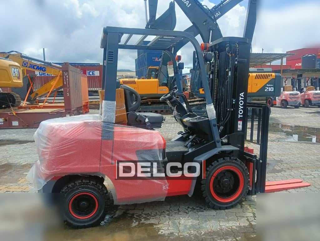 TOYOTA FDZN30 - Xe nâng: hình 2 TOYOTA FDZN30 - Xe nâng: hình 2