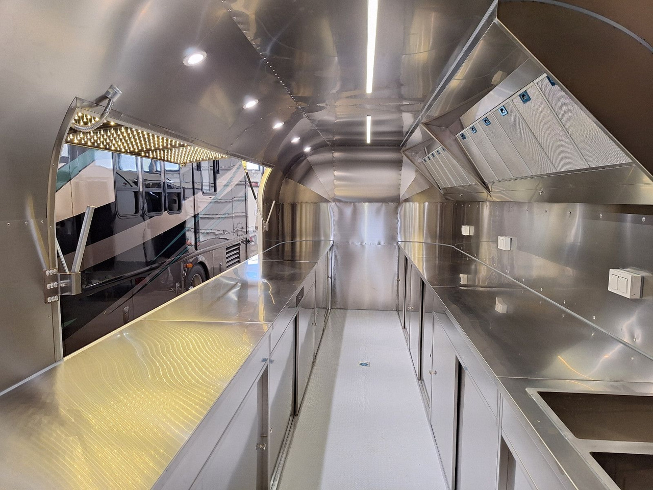 Esselmann Delistar American 6000 ähn. Airstream - Rơ moóc bán hàng: hình 2 Esselmann Delistar American 6000 ähn. Airstream - Rơ moóc bán hàng: hình 2