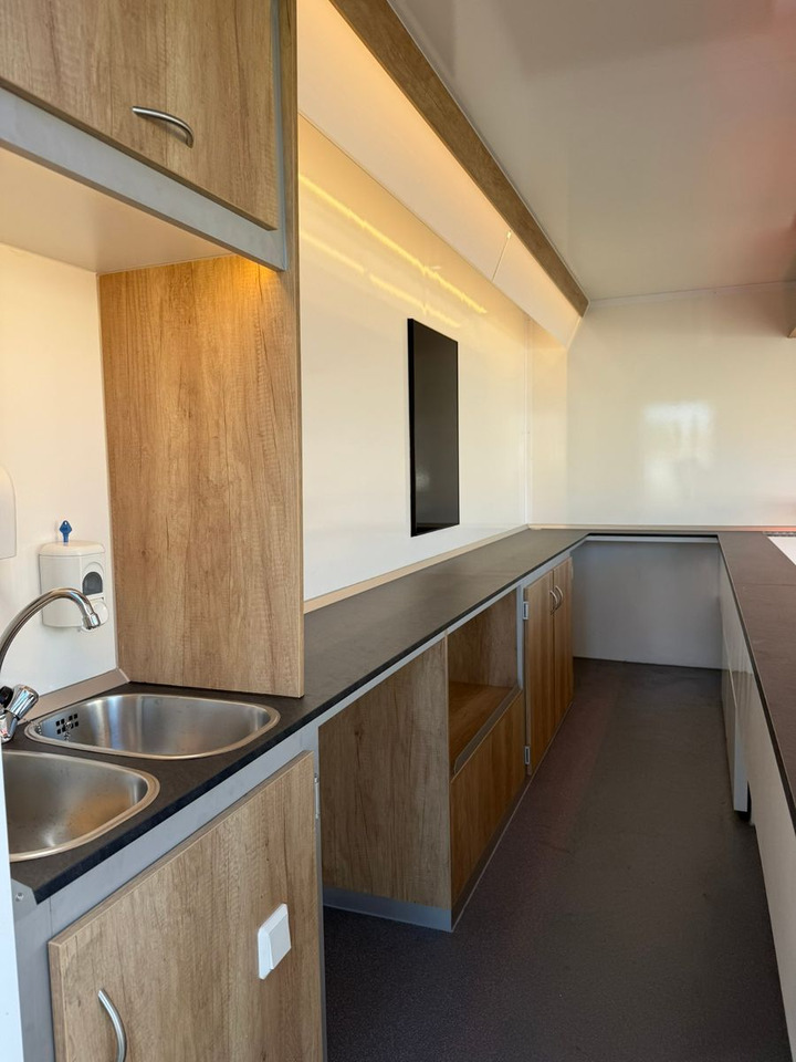 Renault ESSELMANN Verkaufsmobil - Xe tải bán hàng: hình 5 Renault ESSELMANN Verkaufsmobil - Xe tải bán hàng: hình 5