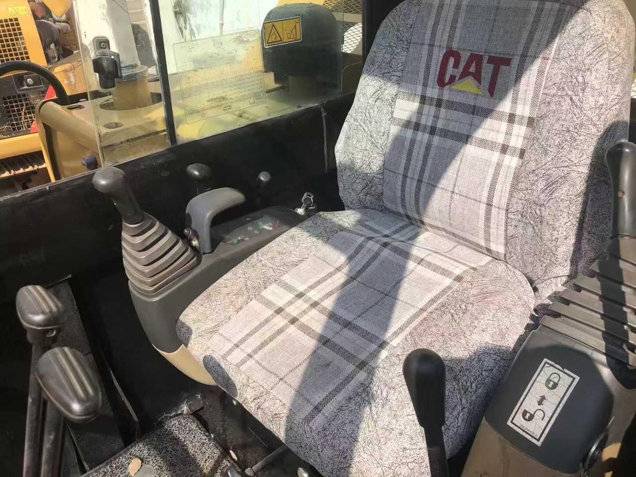 CAT 306D - Máy xúc bánh xích: hình 3 CAT 306D - Máy xúc bánh xích: hình 3