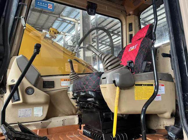 CAT 320BL - Máy xúc bánh xích: hình 4 CAT 320BL - Máy xúc bánh xích: hình 4