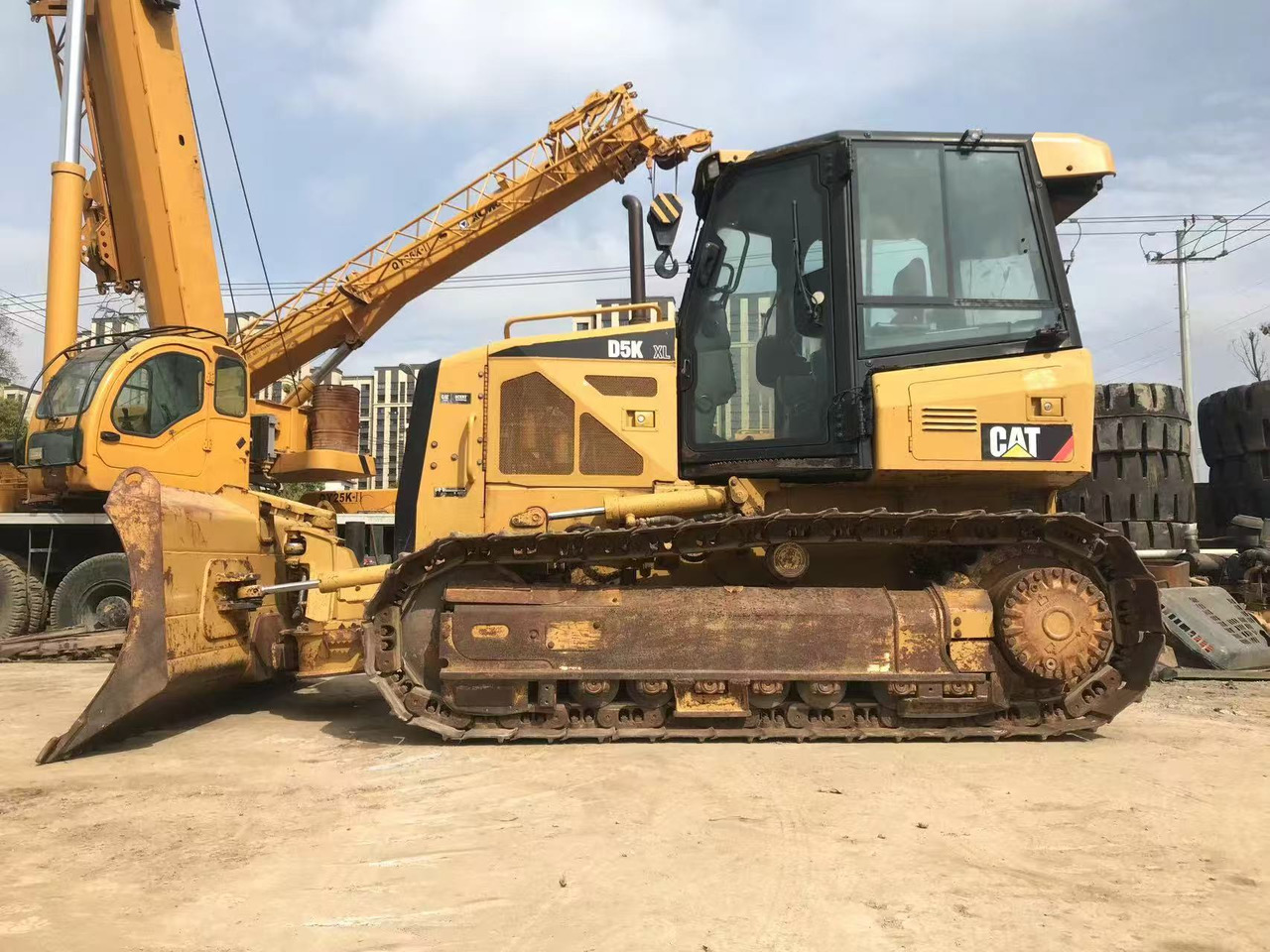 CAT D5K - Máy ủi: hình 1 CAT D5K - Máy ủi: hình 1