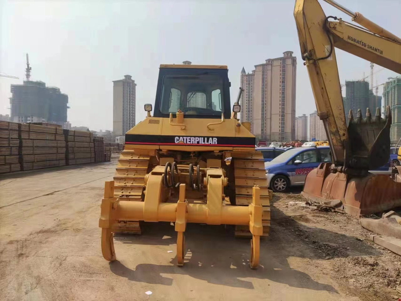 CAT D6M - Máy ủi: hình 3 CAT D6M - Máy ủi: hình 3