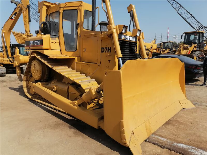 CAT D7H - Máy ủi: hình 5 CAT D7H - Máy ủi: hình 5