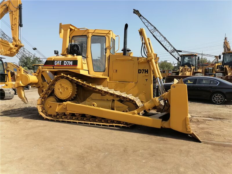 CAT D7H - Máy ủi: hình 2 CAT D7H - Máy ủi: hình 2