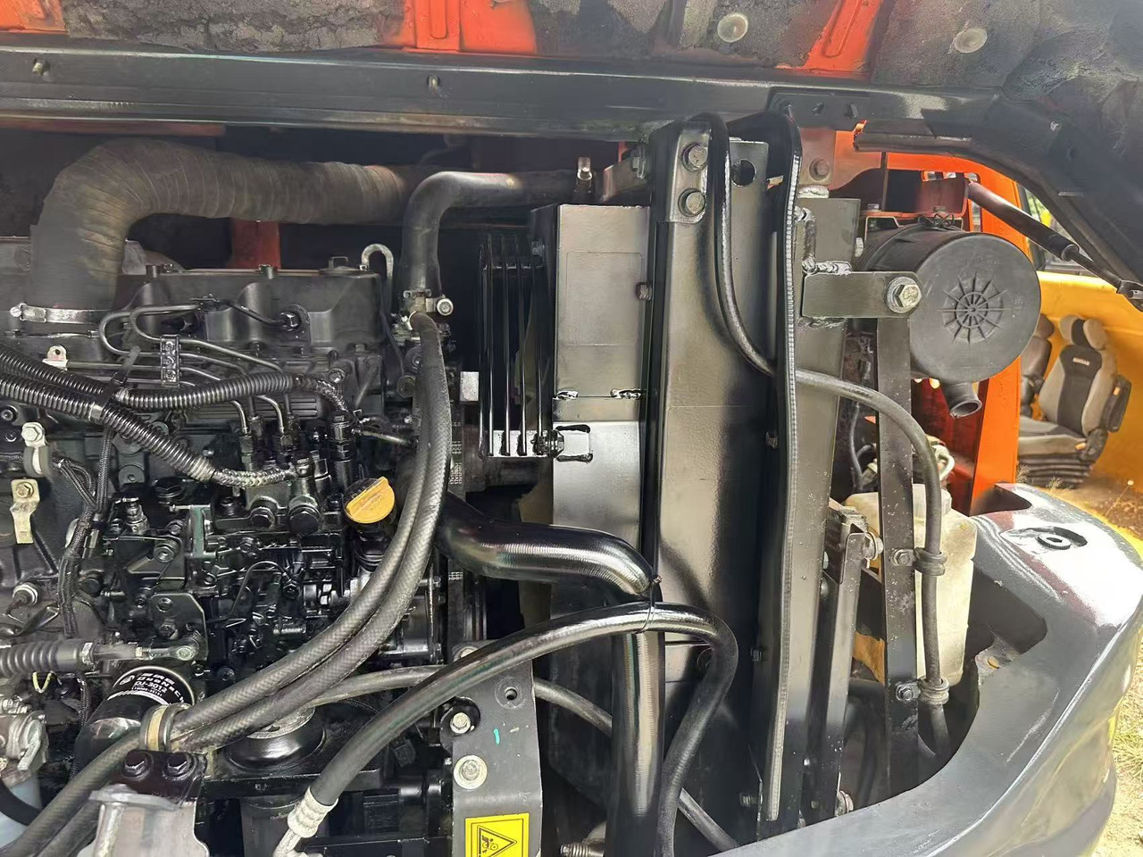 Doosan DX75 - Máy xúc bánh xích: hình 5 Doosan DX75 - Máy xúc bánh xích: hình 5