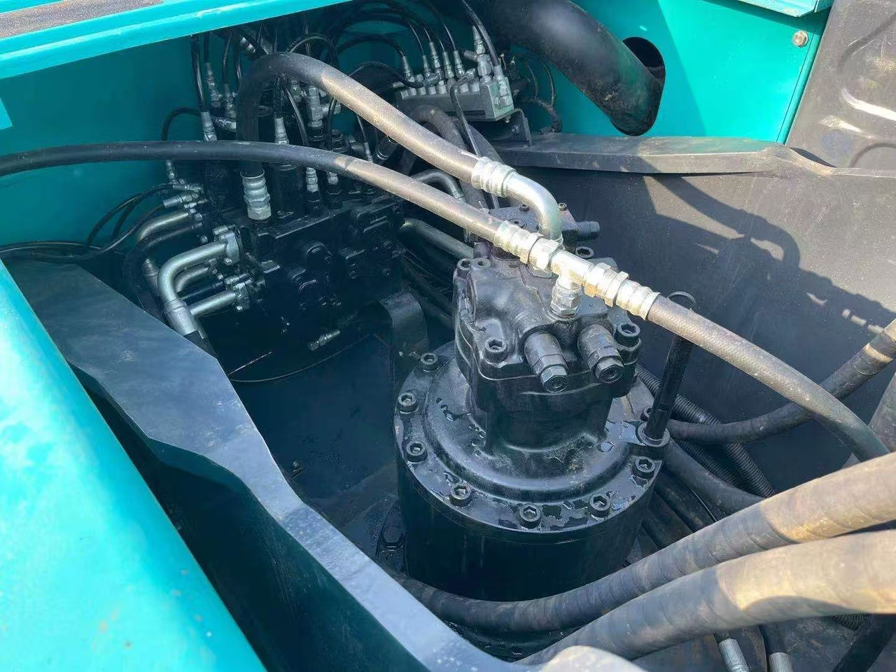 Kobelco SK350 - Máy xúc bánh xích: hình 3 Kobelco SK350 - Máy xúc bánh xích: hình 3