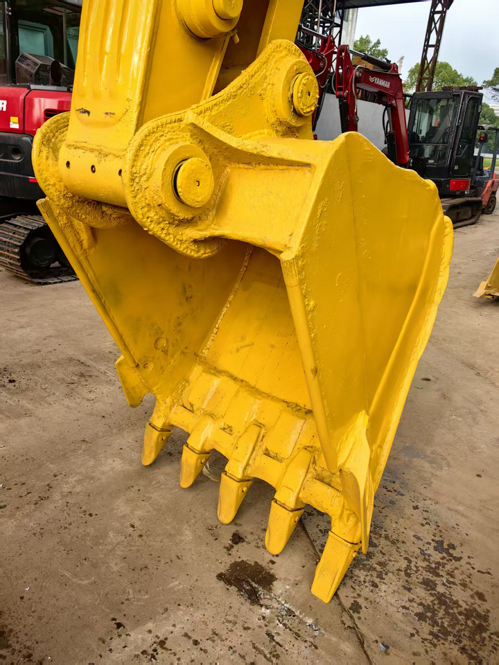 Komatsu pc200-7 - Máy xúc bánh xích: hình 4 Komatsu pc200-7 - Máy xúc bánh xích: hình 4