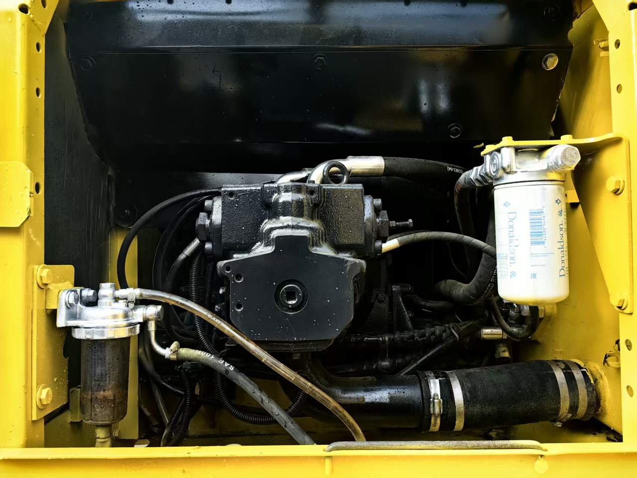 Komatsu pc200-7 - Máy xúc bánh xích: hình 3 Komatsu pc200-7 - Máy xúc bánh xích: hình 3