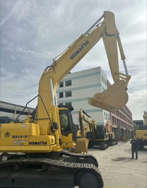 Komatsu pc300 - Máy xúc bánh xích: hình 2 Komatsu pc300 - Máy xúc bánh xích: hình 2