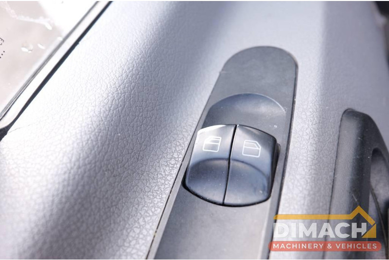 Xe van chở hàng Mercedes-Benz Sprinter 513 L2H2, automatic: hình 16