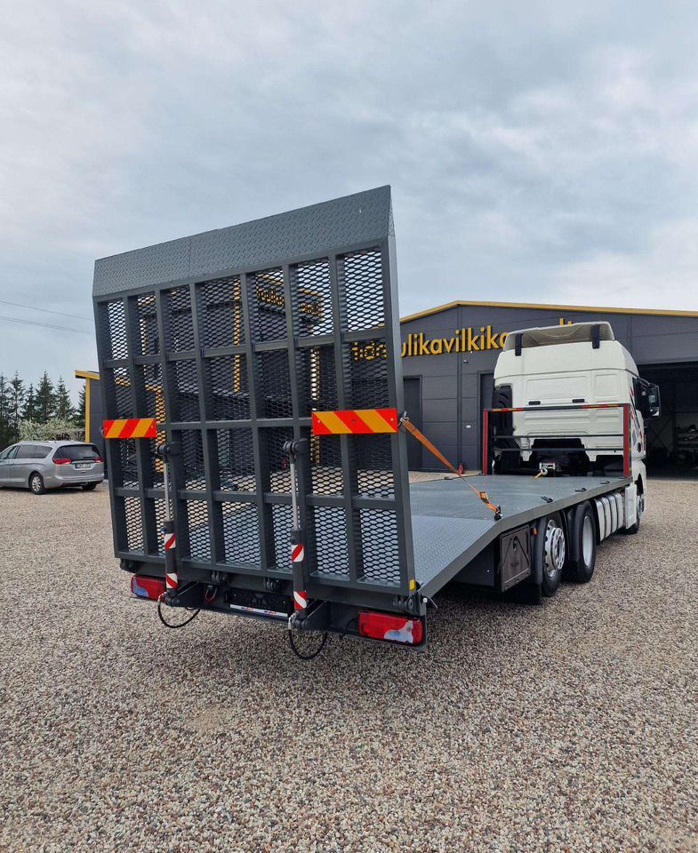 MAN TGX 26.420 - Xe tải kéo: hình 3 MAN TGX 26.420 - Xe tải kéo: hình 3
