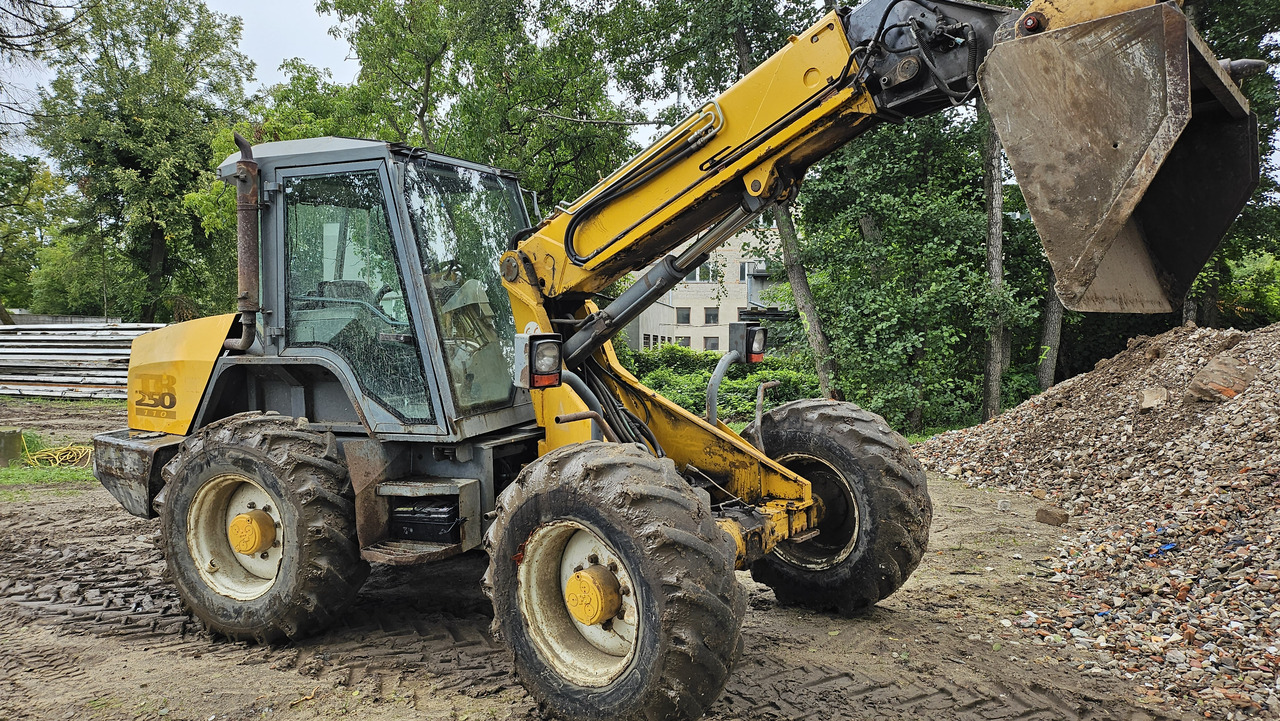 MATBRO TR 250-110 - Xe nhấc hình viễn vọng kính: hình 2 MATBRO TR 250-110 - Xe nhấc hình viễn vọng kính: hình 2