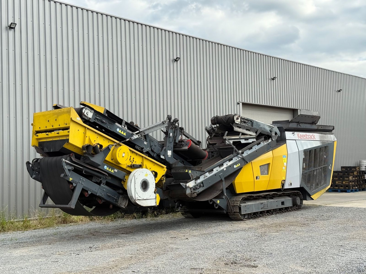 KEESTRACK R3H Mobile Brecheranlage mit Siebmodul - Máy nghiền di động: hình 4 KEESTRACK R3H Mobile Brecheranlage mit Siebmodul - Máy nghiền di động: hình 4